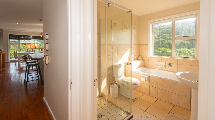 6 Bedroom Property for Sale in Nature On Sea Western Cape